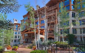 Elkhorn Lodge
